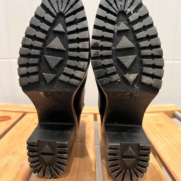 Good Day Boot - Picture 3 of 11